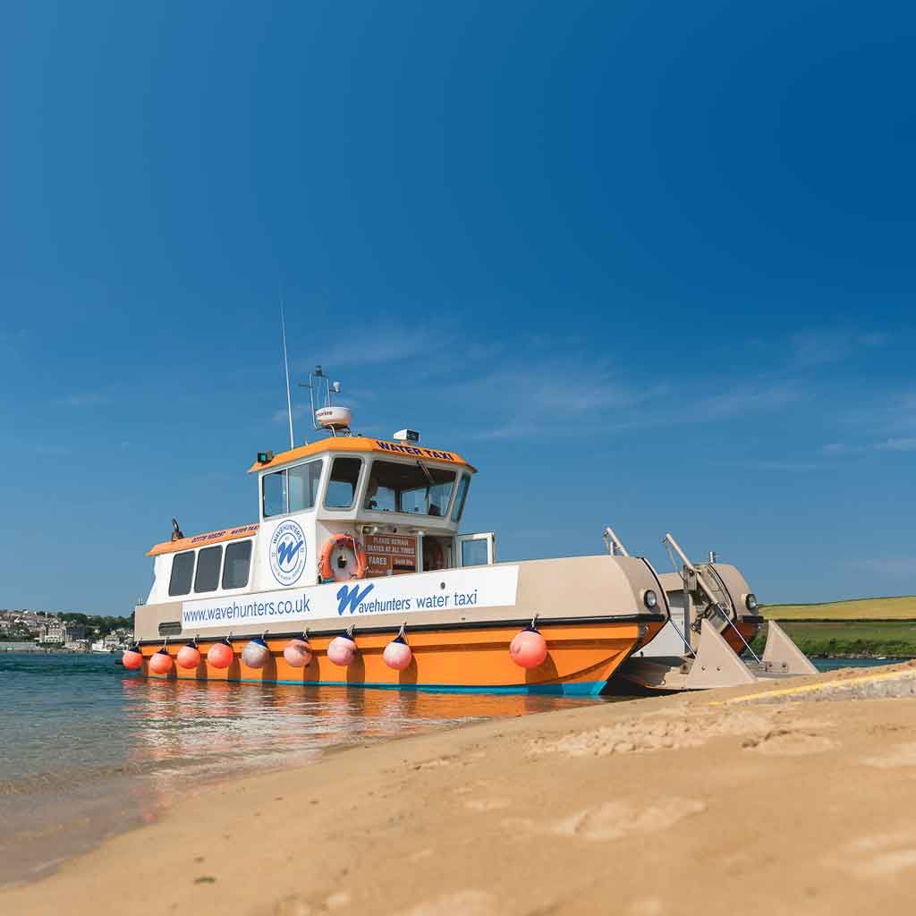 Wavehunters Water Taxi boat